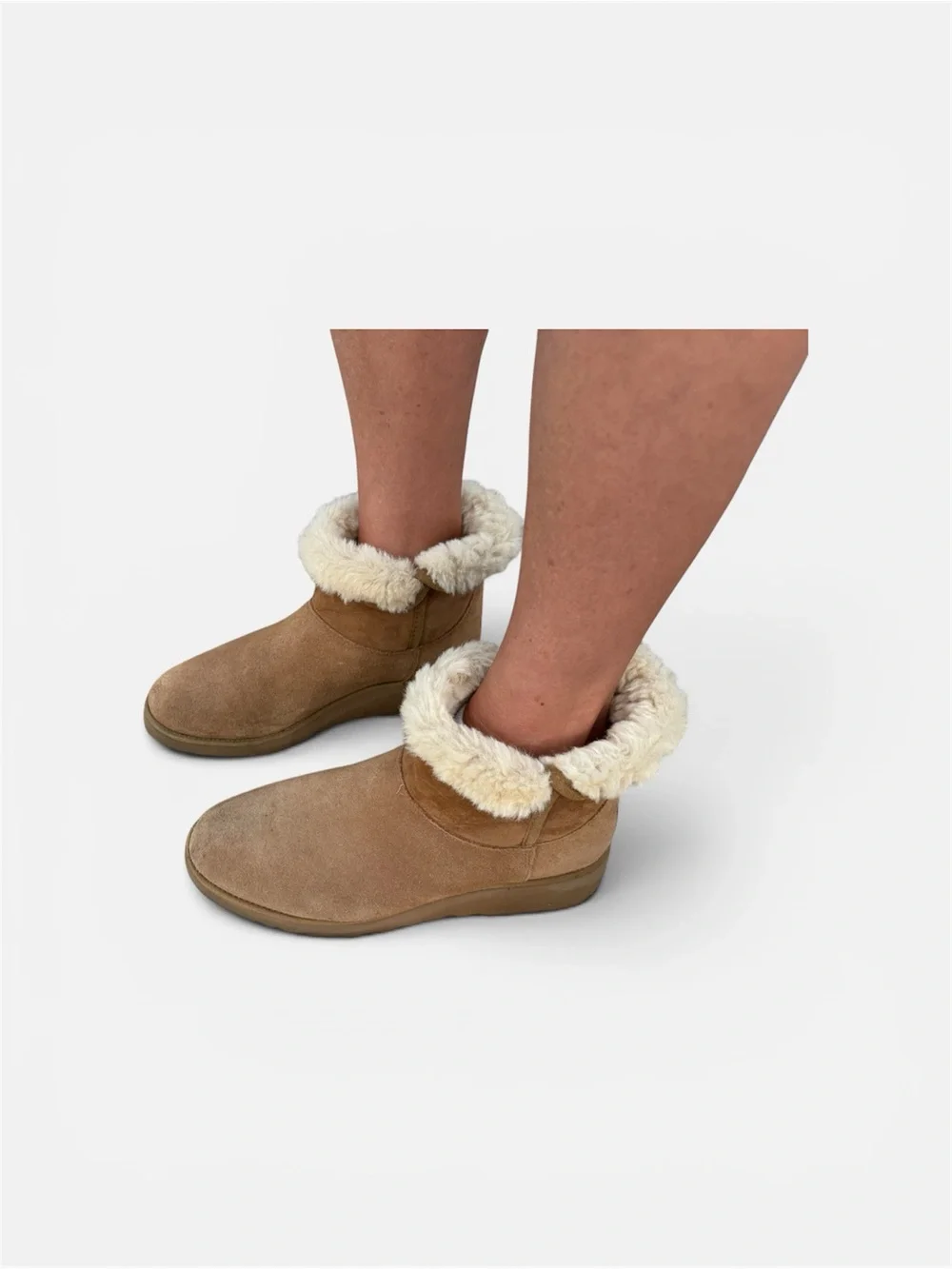 Women’s Ugg Kristin Slim Ankle Bootie Suede and sheepskin in Chestnut Size 8 1/2